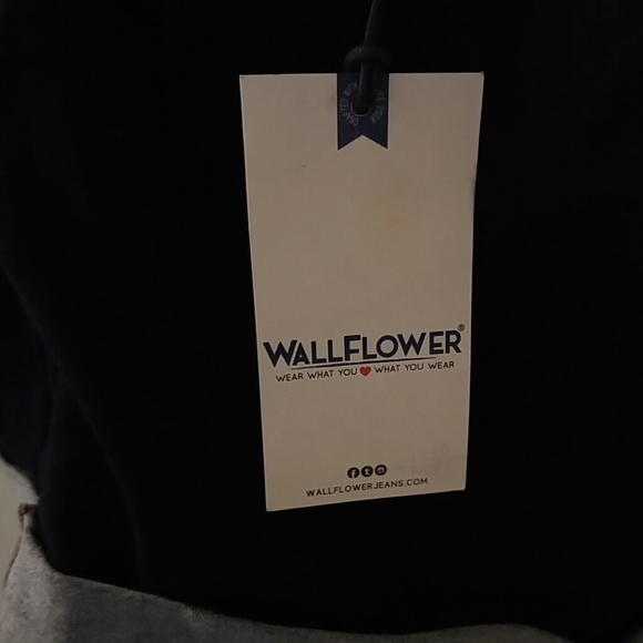 Final Price Wallflower short overalls - Picture 3 of 5